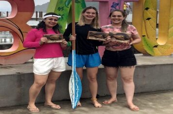 Campeãs!! Guaraqueçabanas conquistam o primeiro lugar no torneio anual de canoagem em Ubatuba-SP