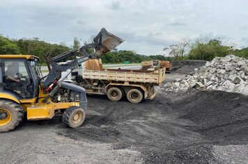 Secretaria de Obras inicia transporte de material fresado para pavimentação das vias publicas de Guaraqueçaba