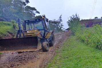 Prefeitura realiza manutenção na estrada vicinal de Pedra Chata
