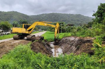 Obras de pavimentação em Guaraqueçaba!
